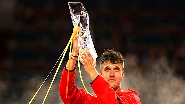 KAIYUN-德约科维奇爆冷击败老鹰，比分优势明显引爆全场！的简单介绍